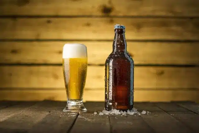 Ringnes przeprasza: sprzedał piwo alkoholowe w opakowaniach bezalkoholowych
