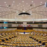 Głosami 373 europarlamentarzystów Parlament Europejski przyjął rezolucję, która wzywa polski rząd do "zniesienia zakazu aborcji, zagrażającego życiu kobiet"