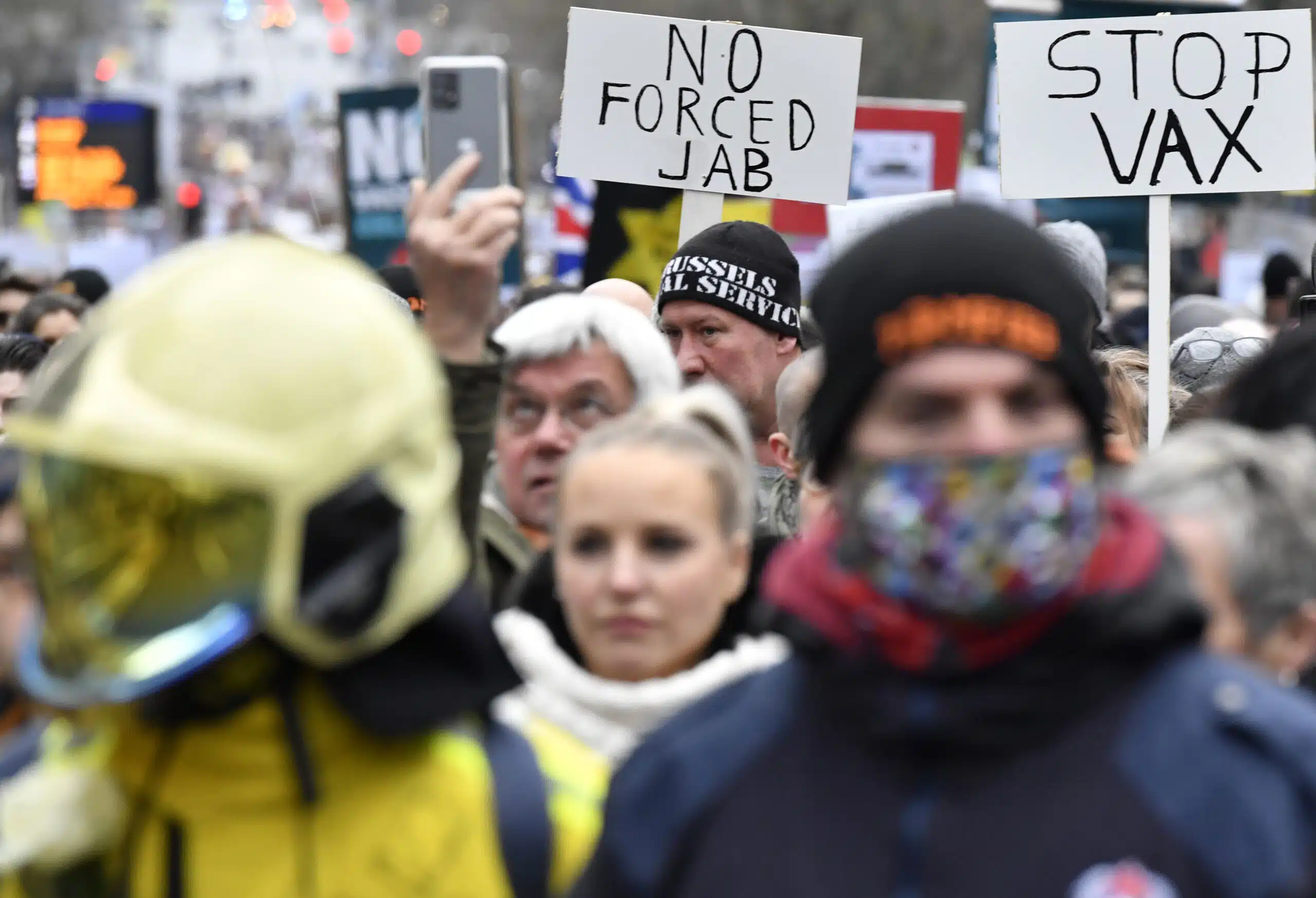 BELGIA. PRZECIWNICY OBOSTRZEŃ PROTESTUJĄ W BRUKSELI
