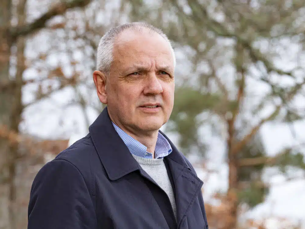 FHI - „korona delta” może być błędem laboratoryjnym, a nie nowym wariantem