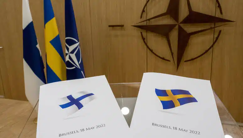 Rząd zwraca się do Stortingu o zgodę na przystąpienie Finlandii i Szwecji do NATO