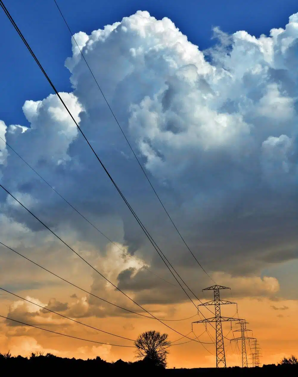 Cena energii elektrycznej o 25 procent niższa bez połączeń międzysystemowych