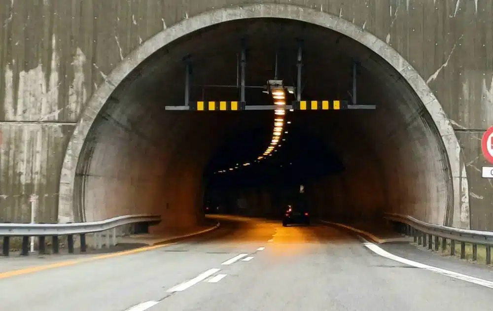 Ćwiczenia w tunelu Hagantunnel na drodze krajowej 4