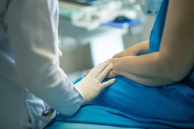 Rośnie liczba aborcji – najwięcej wśród osób poniżej 30 roku życia