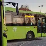 Autobusy muszą jechać – samochody elektryczne muszą ustąpić