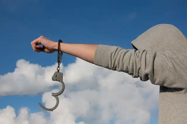 Norweska policja: Wzrost brutalnych incydentów i przestępstw wśród młodzieży poniżej 15 roku życia