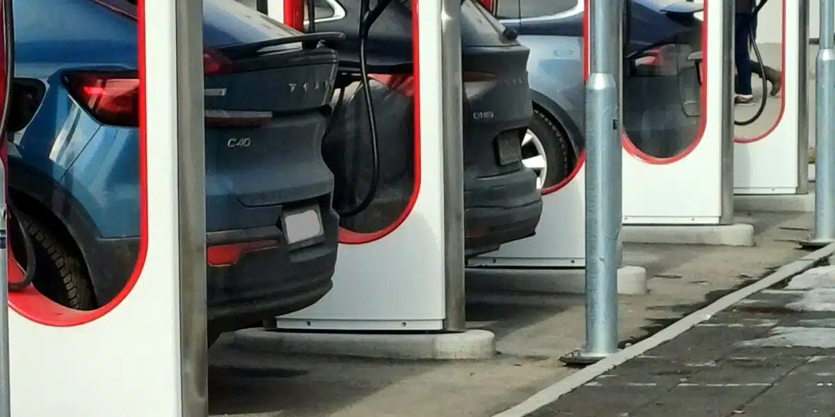 Koniec ery benzyny i diesla? - Elektryczna rewolucja zmienia norweskie drogi