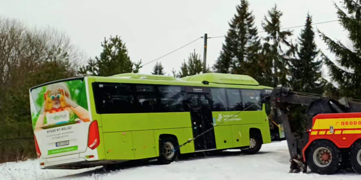 Co zrobić, gdy śnieg sparaliżuje transport? Twoje prawa i wskazówki