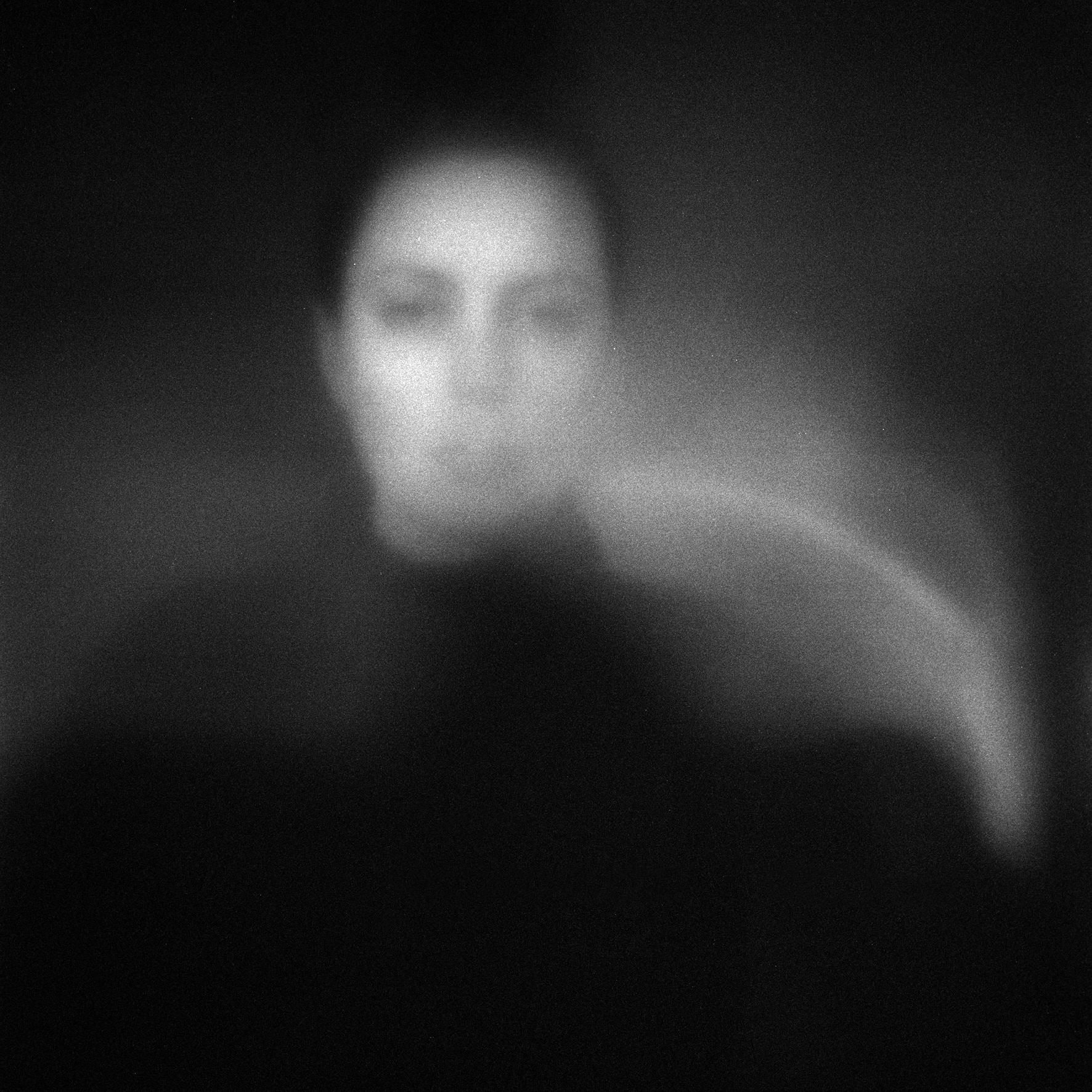 O fotografiach napełnionych “alchemią emocji”. Wywiad z Sissel Annett.