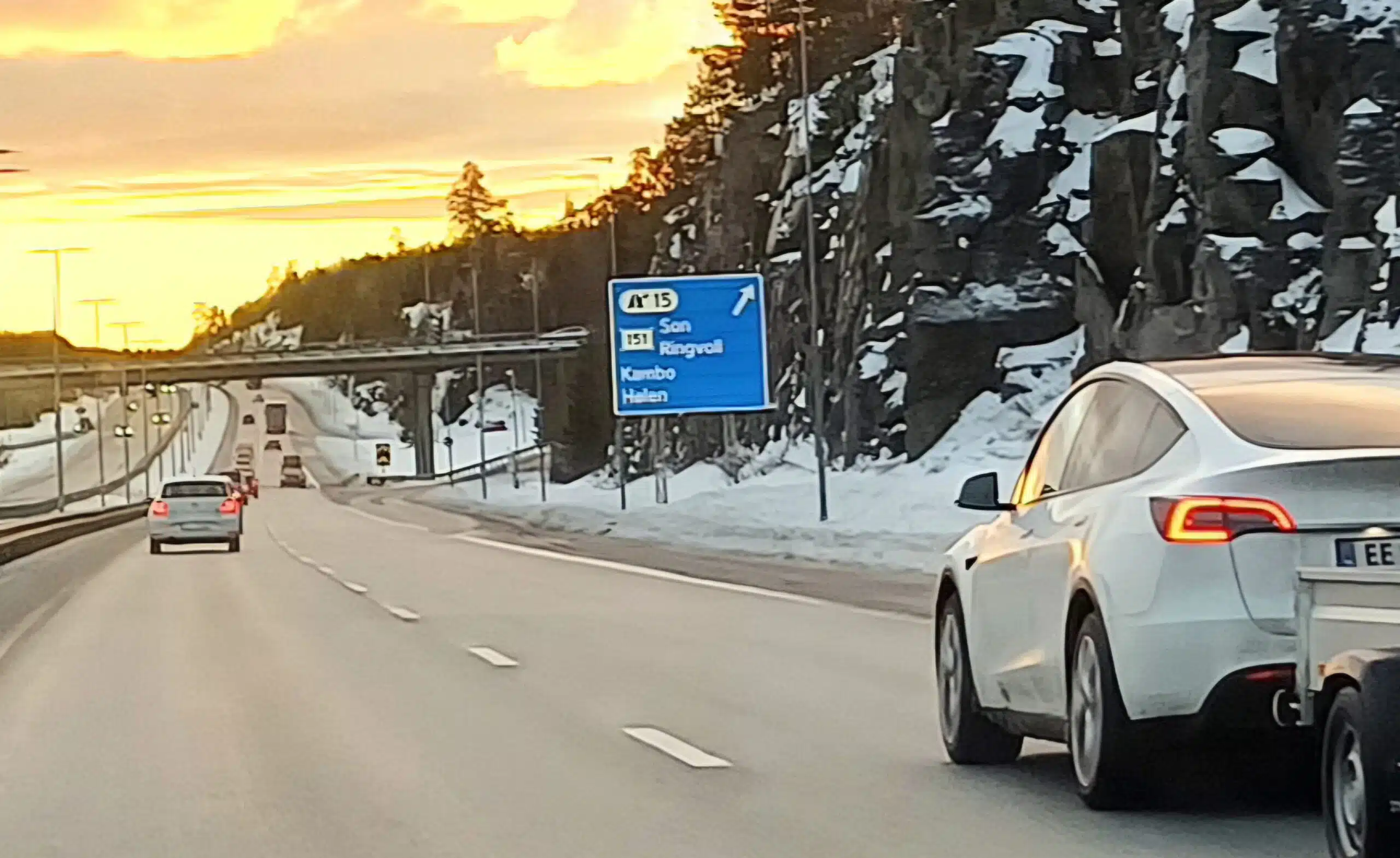 Tesla w odwrocie? Konkurenci przejmują pałeczkę w Norwegii - Nowe samochody sprzedają się jak ciepłe bułeczki