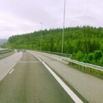 Śruba na moście zniszczyła opony – 16 roszczeń po przebiciach opon na E18