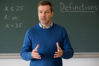 Szkolenia z przeciwdziałania przemocy i gróźb coraz ważniejsze w szkołach: Czy szkoły są gotowe na nowe przepisy?