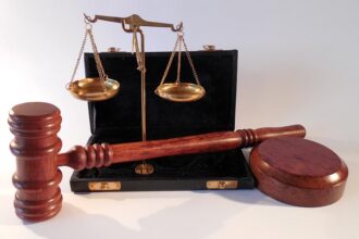 Rekordowy wyrok za oszustwa podatkowe - 3 lata więzienia i milionowe straty Skarbu Państwa