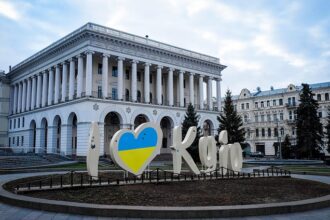 Rząd Norwegii chce przeznaczyć kolejne 85 miliardów koron na wsparcie Ukrainy w 2026 roku. Norwegowie pytają: kiedy inwestycje u nas?