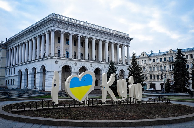 Rząd Norwegii chce przeznaczyć kolejne 85 miliardów koron na wsparcie Ukrainy w 2026 roku. Norwegowie pytają: kiedy inwestycje u nas?