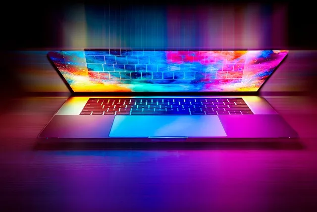 Nowa broń przeciw oszustom - policja stawia na technologię i zgłoszenia online