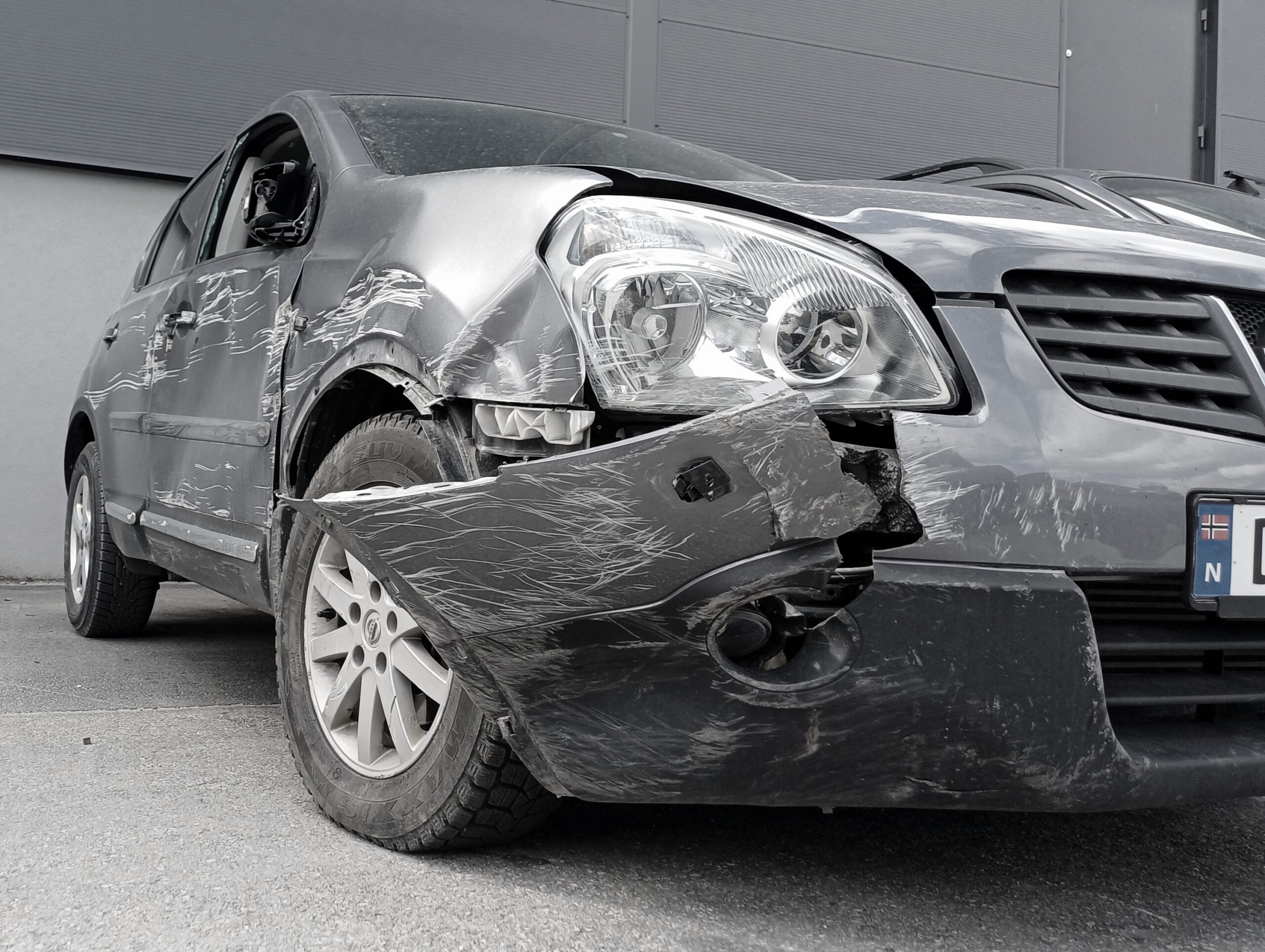 99 ofiar na norweskich drogach – młodzi kierowcy płacą najwyższą cenę