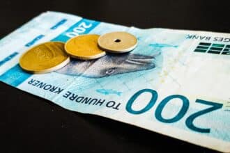 Wzrost płac nie nadąża za rachunkami: Samotni rodzice w finansowych tarapatach - rosną koszty, rośnie frustracja