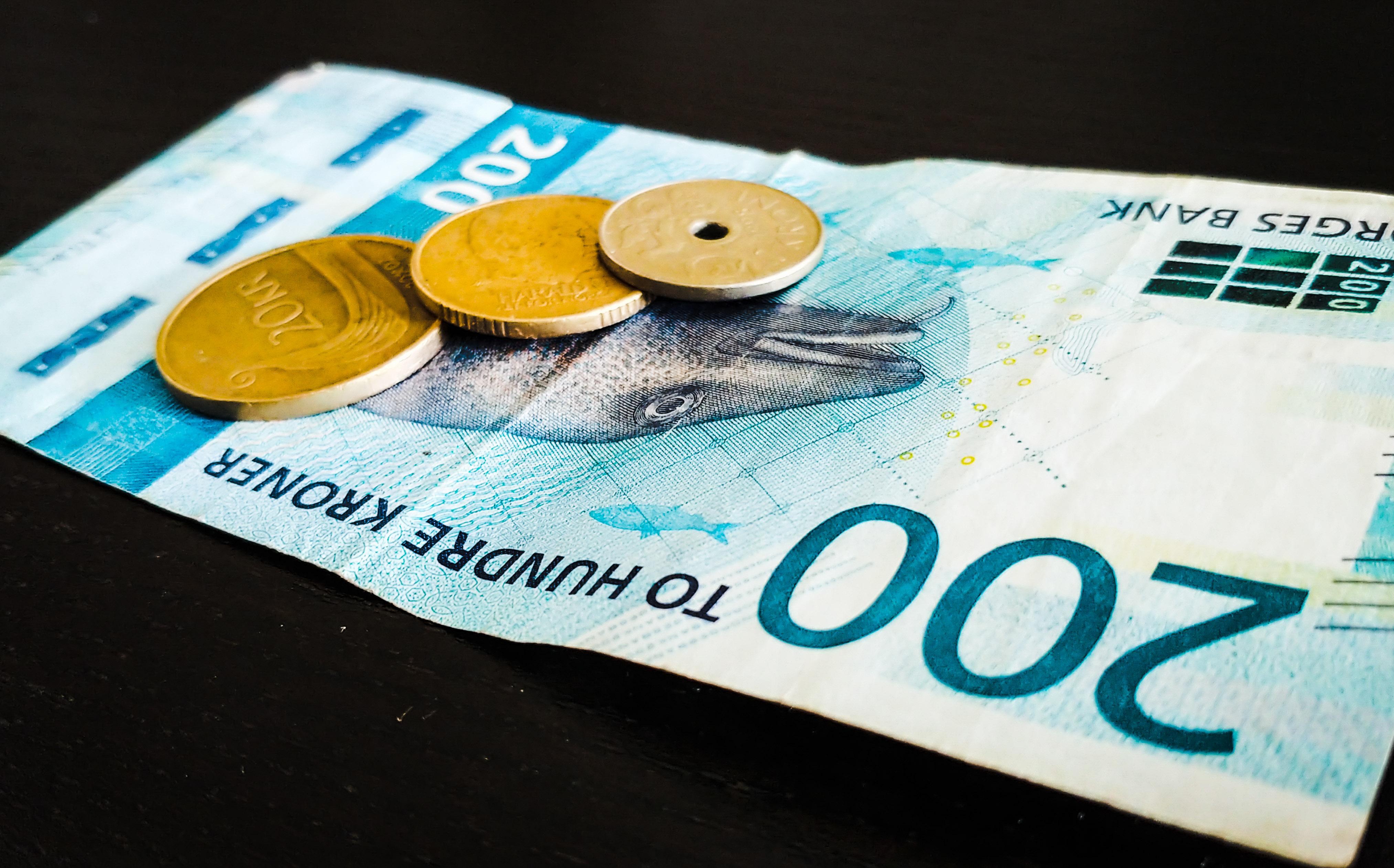 Wzrost płac nie nadąża za rachunkami: Samotni rodzice w finansowych tarapatach – rosną koszty, rośnie frustracja