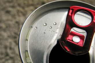 16+: Norwegia wprowadza twardy zakaz sprzedaży dzieciom - Nowe przepisy od 1 stycznia 2026