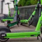 Hulajnogi elektryczne w Oslo: Lawina urazów i coraz więcej obrażeń głowy - kask rzadkością