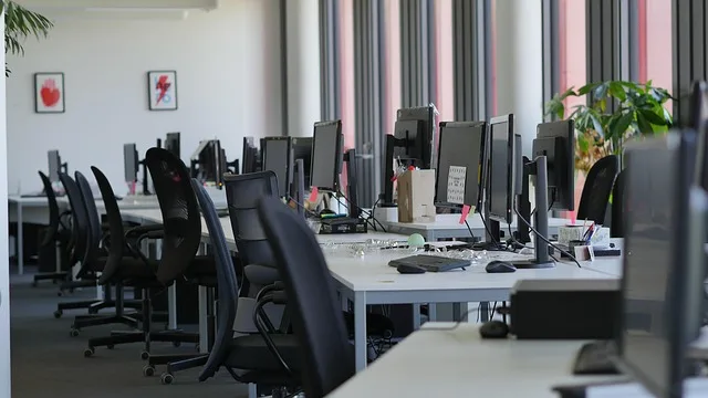 Norwegia: Rekordowa liczba osób na AAP, ale coraz więcej wraca do pracy