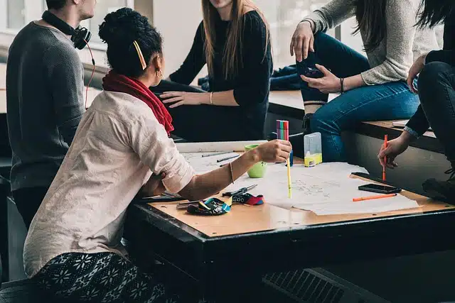 Norwegia umarza długi studenckie - nawet 60 000 koron rocznie