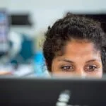 Koniec życia na zasiłkach? Norwegia zmienia zasady dla uchodźców - praca ma się opłacać