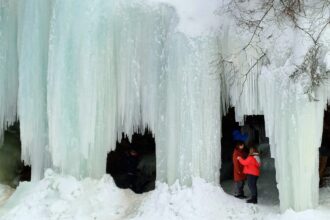 Iskyrkja: Lodowa magia w sercu Norwegii - Kościół, który znika każdej wiosny