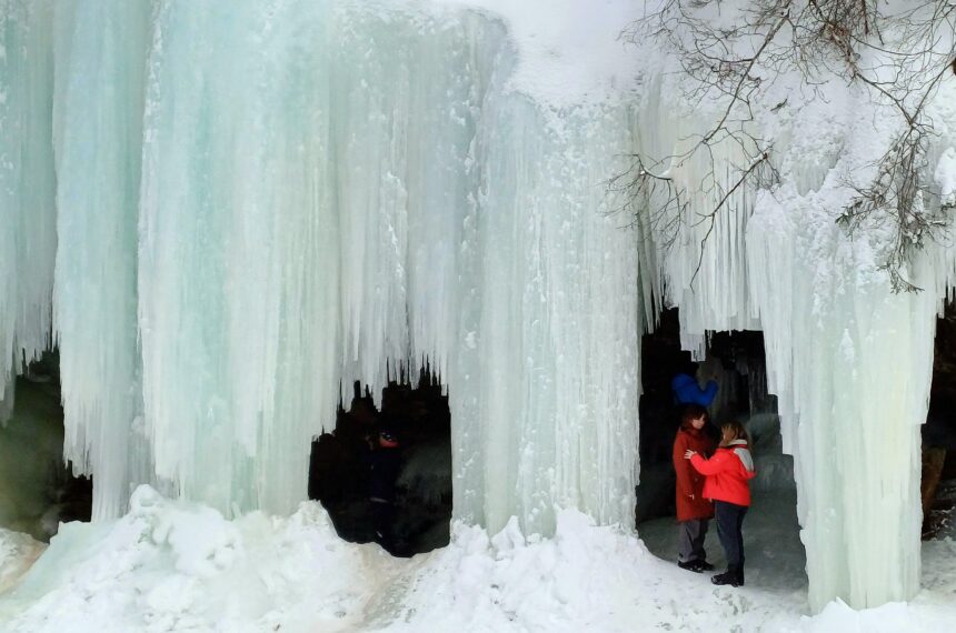Iskyrkja: Lodowa magia w sercu Norwegii - Kościół, który znika każdej wiosny