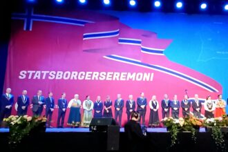 Nowi obywatele Norwegii: Ponad 5500 osób zdało egzamin - Norwegia otwiera drzwi do obywatelstwa