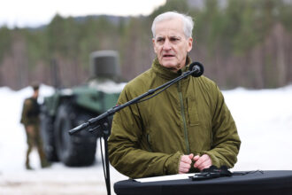 Czy Norwegia buduje rzeczywiście odporny system obrony? Państwo liczy na gminy i biznes - ale kto naprawdę poniesie ciężar?