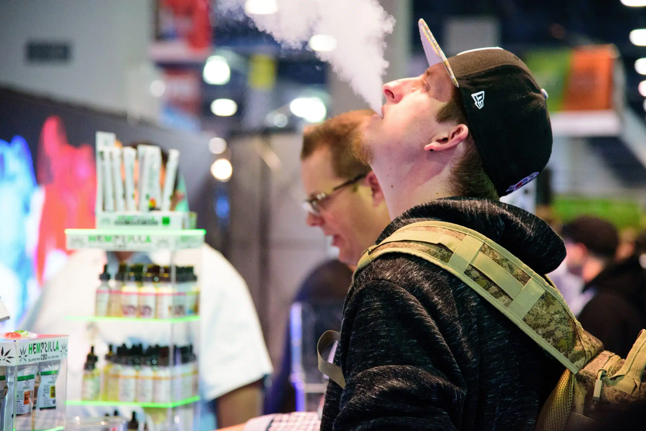 Młodzi Norwegowie coraz częściej sięgają po vape i narkotyki. Najnowsze dane nie zostawiają złudzeń