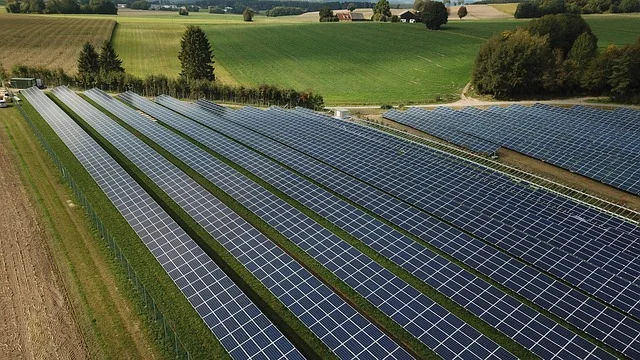 Gigantyczna farma słoneczna powstanie w Innlandet: Las zamieni się w pole i elektrownię - zielone światło dla inwestycji