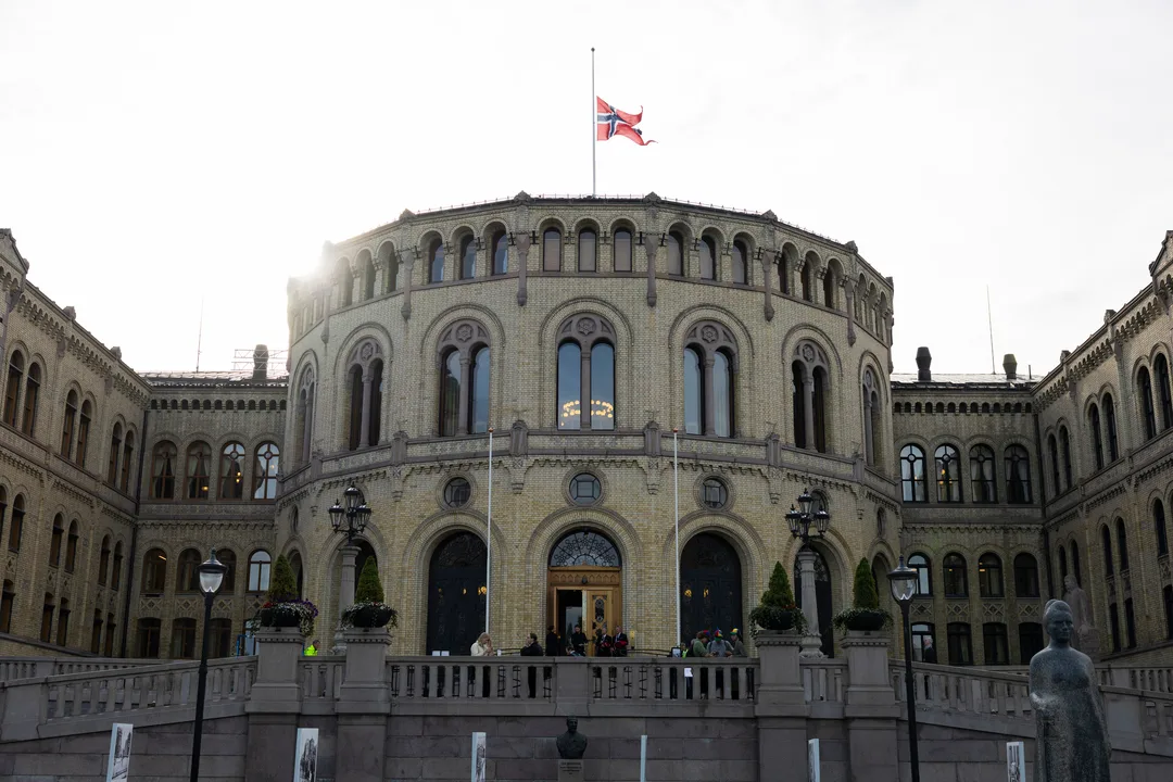 Król Haakon VIII złoży przysięgę przed Stortingiem 1 września. Jak wygląda konstytucyjna ceremonia?